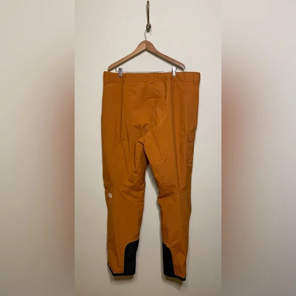The North Face Men’s Freedom Insulated Pant in Earthen Cooper